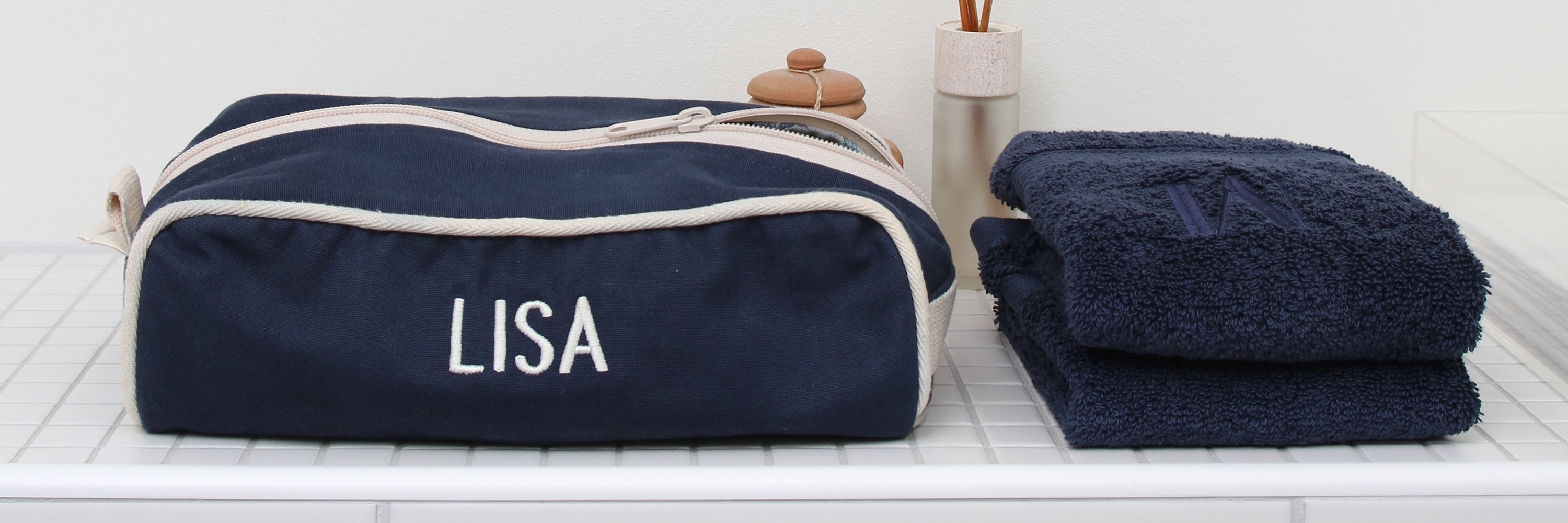 TOILETRY BAG